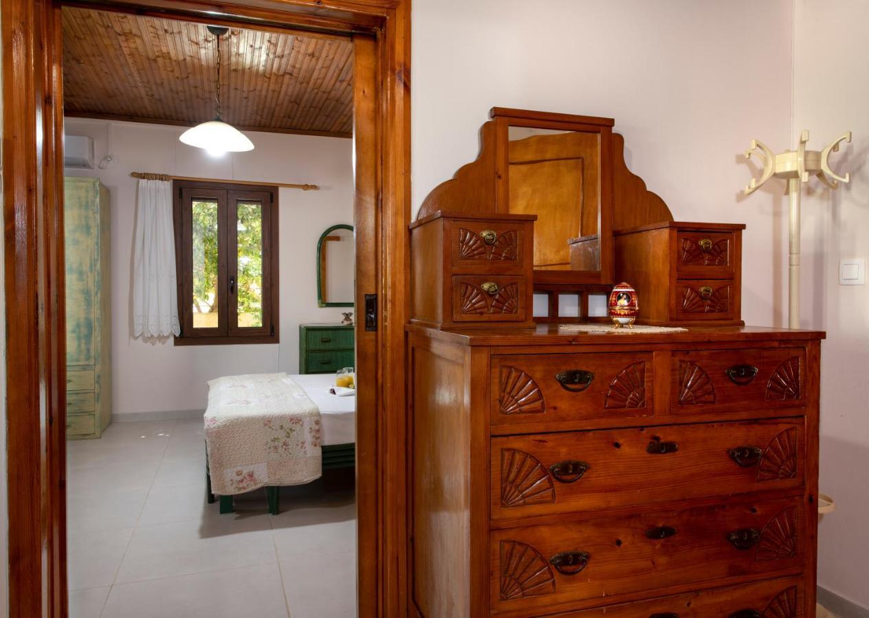 Villa Elisavet's House à Platanés Extérieur photo